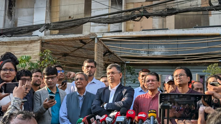গণমাধ্যমের ওপর হামলায় দেশের ভাবমূর্তি ক্ষুণ্ন হয়েছে : স্বরাষ্ট্রমন্ত্রী
