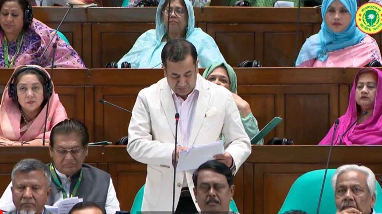 গণমাধ্যমের স্বাধীনতা থাকলেও অপকর্মে জড়ালে ব্যবস্থা: তথ্য প্রতিমন্ত্রী